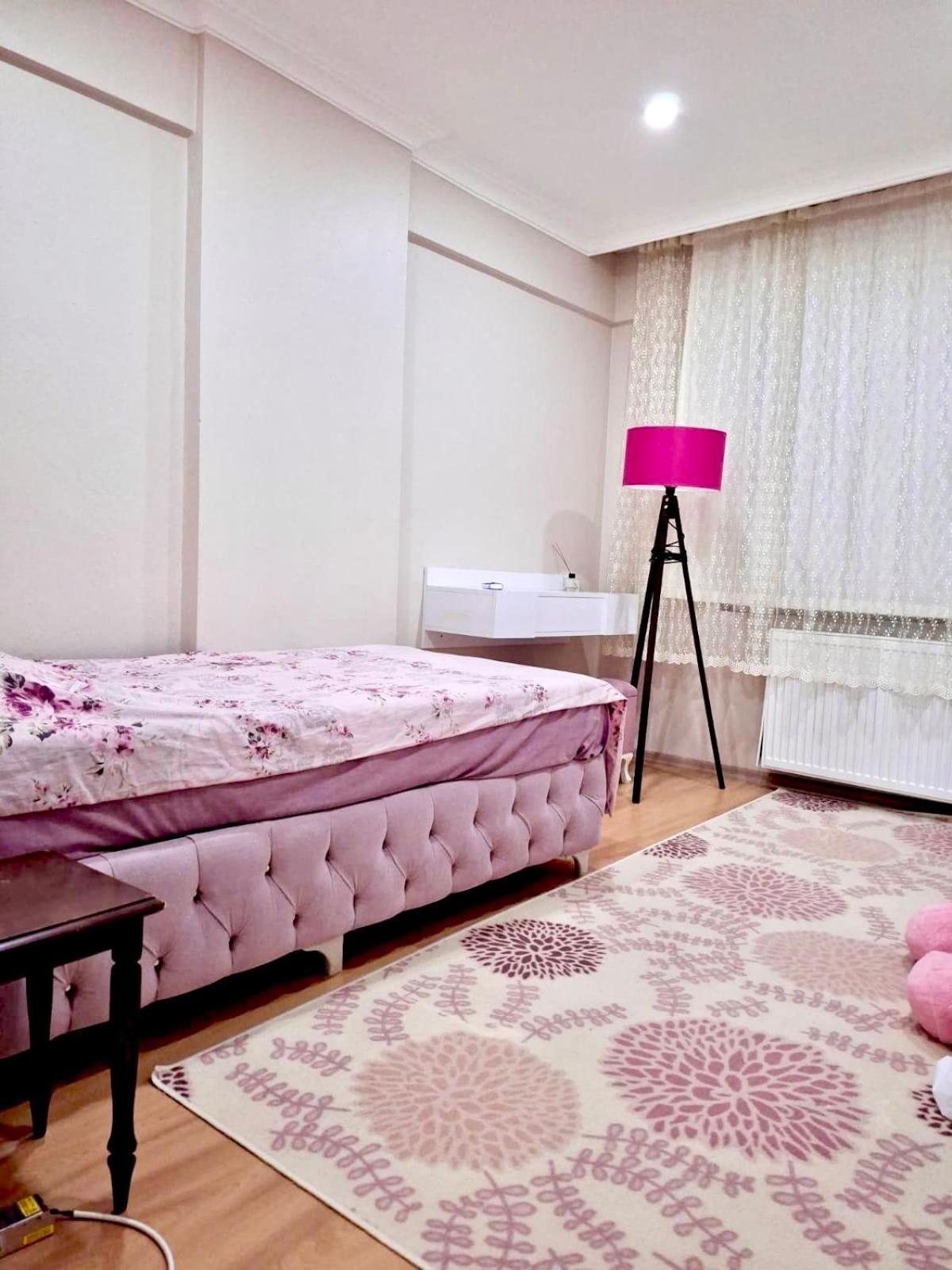 Barbie Room - Girls Only Стамбул Экстерьер фото